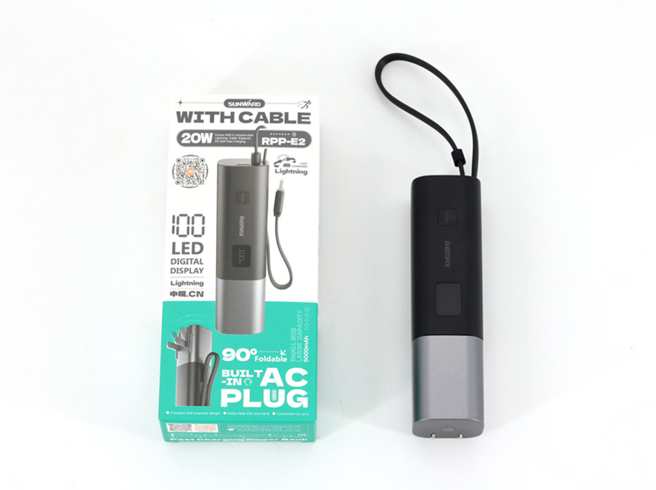 Chargeur Remax avec cordon 20 W, prise murale 5000 XNUMX mAh, compatible avion, compact et portable